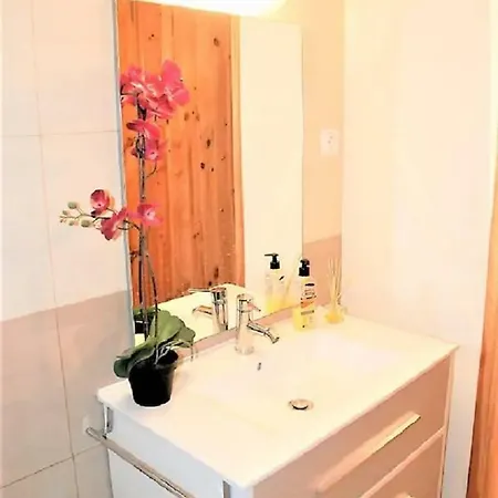 Biti's Nest Apartman